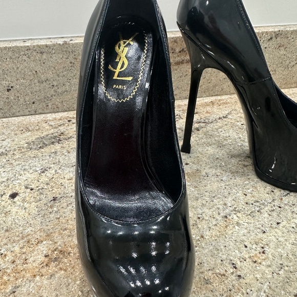 NWOT YVES SAINT LAURENT BLACK HEELS - Picture 3 of 16